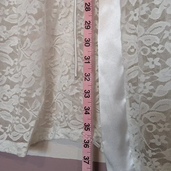 Delicate Lace & Satin Smooth Trimmed, Intimates Robe - est. size S - Picture 6 of 6